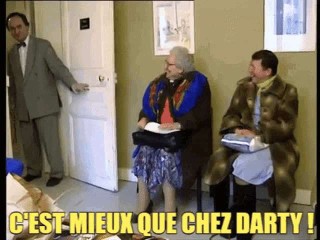 three women are sitting in a waiting room with the words c'est mieux que chez darty on the bottom