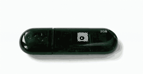 a 2gb flash drive with the cap off