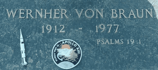 a memorial for wernher von braun with a rocket and patch