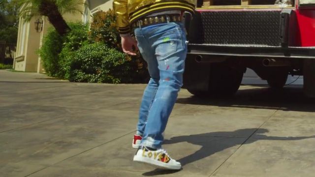 The pair basketball white worn by Lil Pump in the video Lil Pump -  