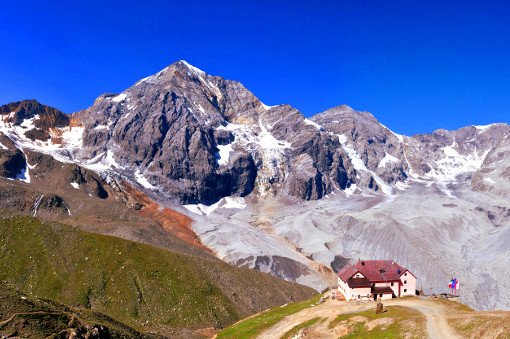 Hiking in Ortler Hut to Hut