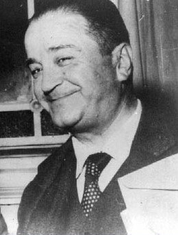 Crisólogo Larralde circa 1946.jpg