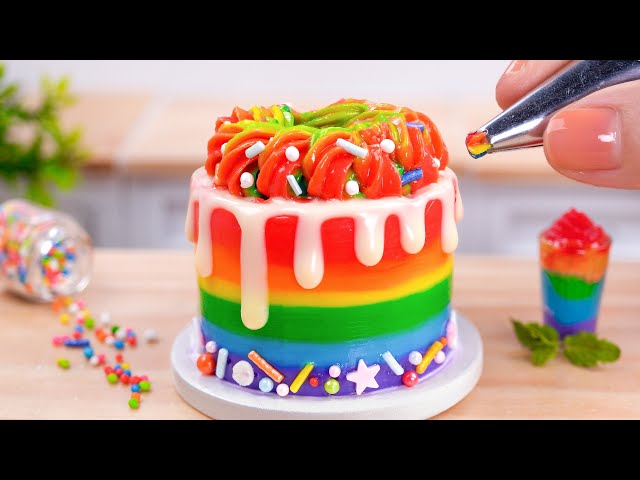 Miniature Colorful Cake Decorating