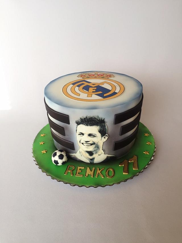 Real Madrid birthday cake - Decorated Cake by Layla A - CakesDecor