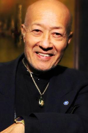 Aki Aleong