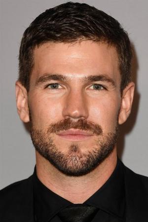 Austin Stowell