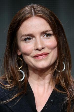 Saffron Burrows