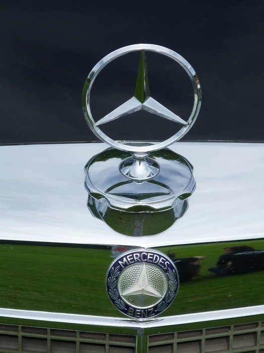 mercedes emblem