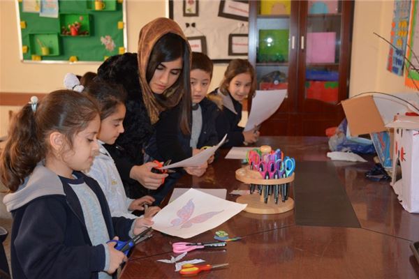 Soran Students Decorate the School