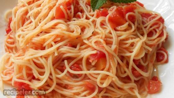 Tomato and Garlic Pasta