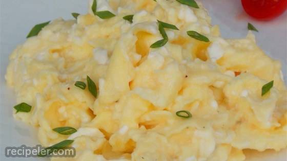 Creamy Cottage Cheese Scrambled Eggs