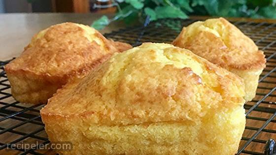 Pan de Elote Facil (Easy Corn Bread)