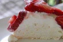 Chef John's Pavlova with Strawberries