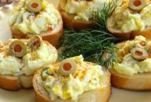 egg and olive crostini