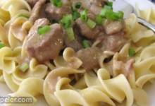 Slow Cooker Beef Stroganoff