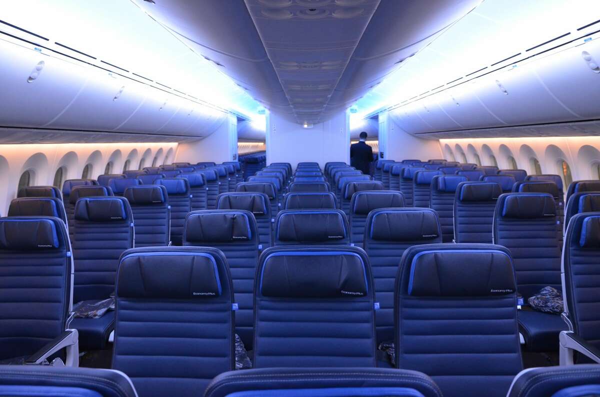 787 Dreamliner Cabin Interior