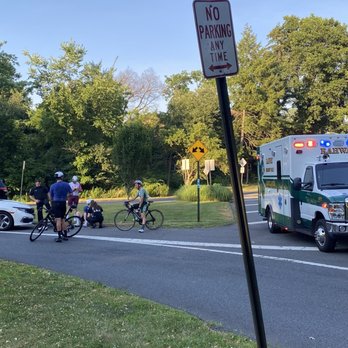 People watch where you're driving! Driver went on one way road and hit a cyclist.