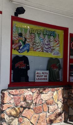 Photo of Mono Cone - Lee Vining, CA, US. The ice cream and shakes options are the best!