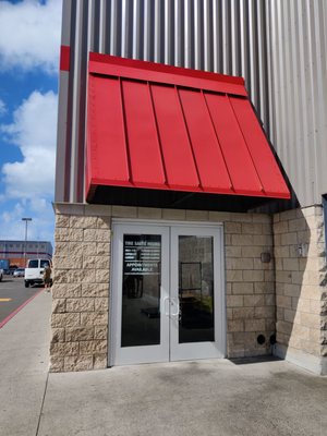 Photo of Costco Tire Center - Honolulu, HI, US. Entrance