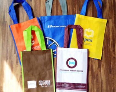 Buat Tas Souvenir, Tas Spunbond, Bahan Daur Ulang, Goodie Bag Promosi, Harga Murah, Lokasi Jakarta, GRATIS Pengiriman Area Jakarta