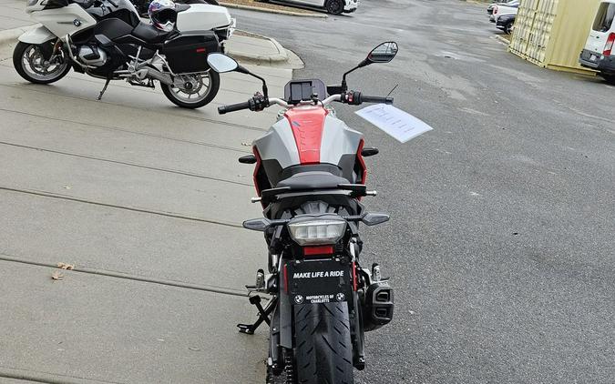 2021 BMW F 900 R Hockenheim Silver Metallic / Racing Red