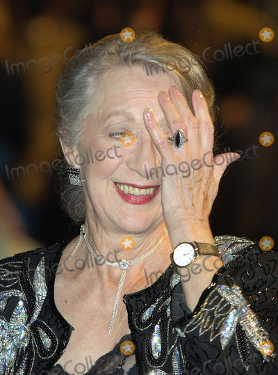 Thelma Barlow Photo - London Thelma Barlow at the UK Premiere of Mrs Henderson Presents at the Vue Cinema Leicester Square  23 November 2005Gio DAngelicoLandmark Media