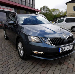 SKODA OCTAVIA M pelēka auto noma Kurzemē