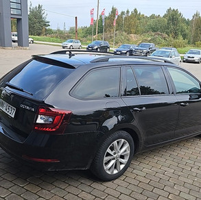 SKODA OCTAVIA M melna auto noma