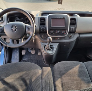 RENAULT TRAFIC mikroautobusa noma Kurzemē