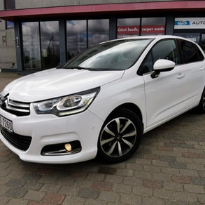 Citroën C4 balts auto noma