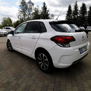 Citroën C4 balts auto noma