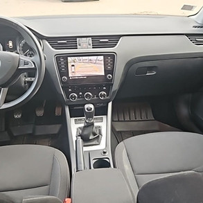 SKODA OCTAVIA M melna auto noma