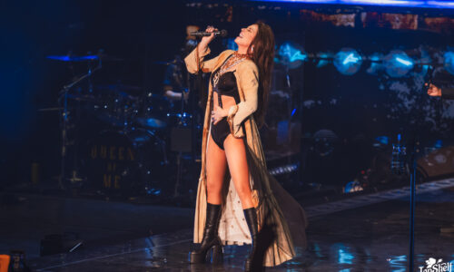 The queen of country pop, Shania Twain, is back and selling out tour