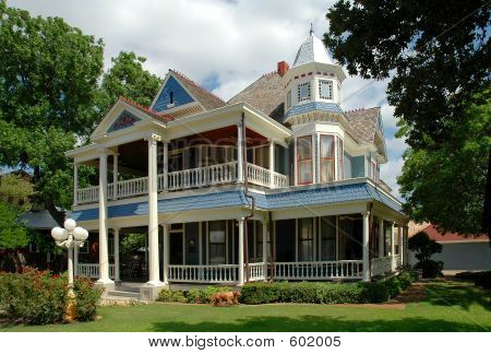 Historical House In Granbury, Texas