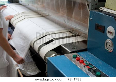 Drying And Ironing Rolling Press