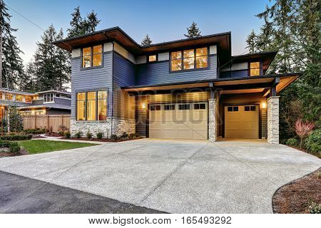 Luxurious New Construction Home In Bellevue, Wa