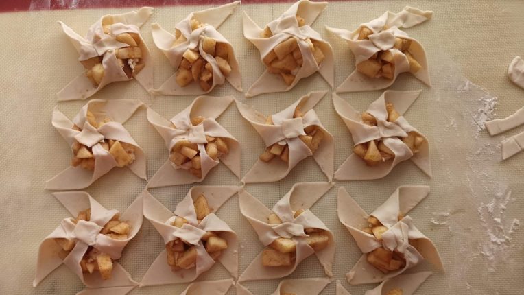 Easy Caramel Apple Mascarpone Pinwheels